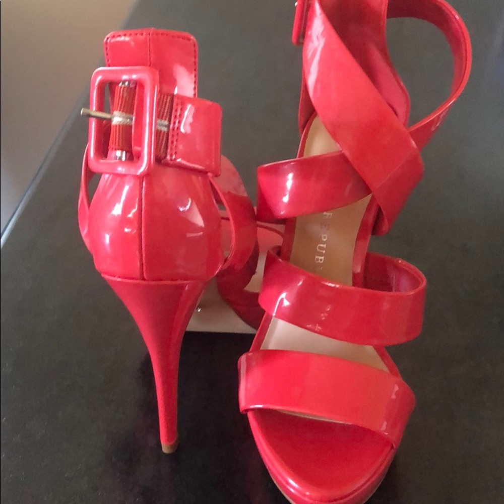 Brand new Rock& Republic size 6 MED